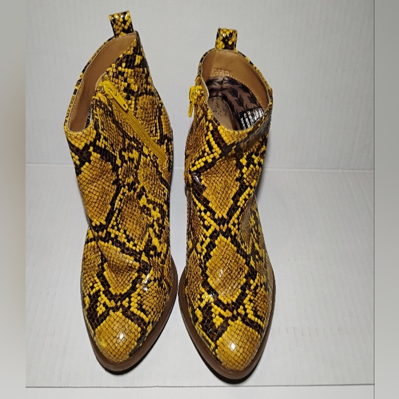Code West Size 7M Yellow Snakeskin Boots - Picture 3 of 8